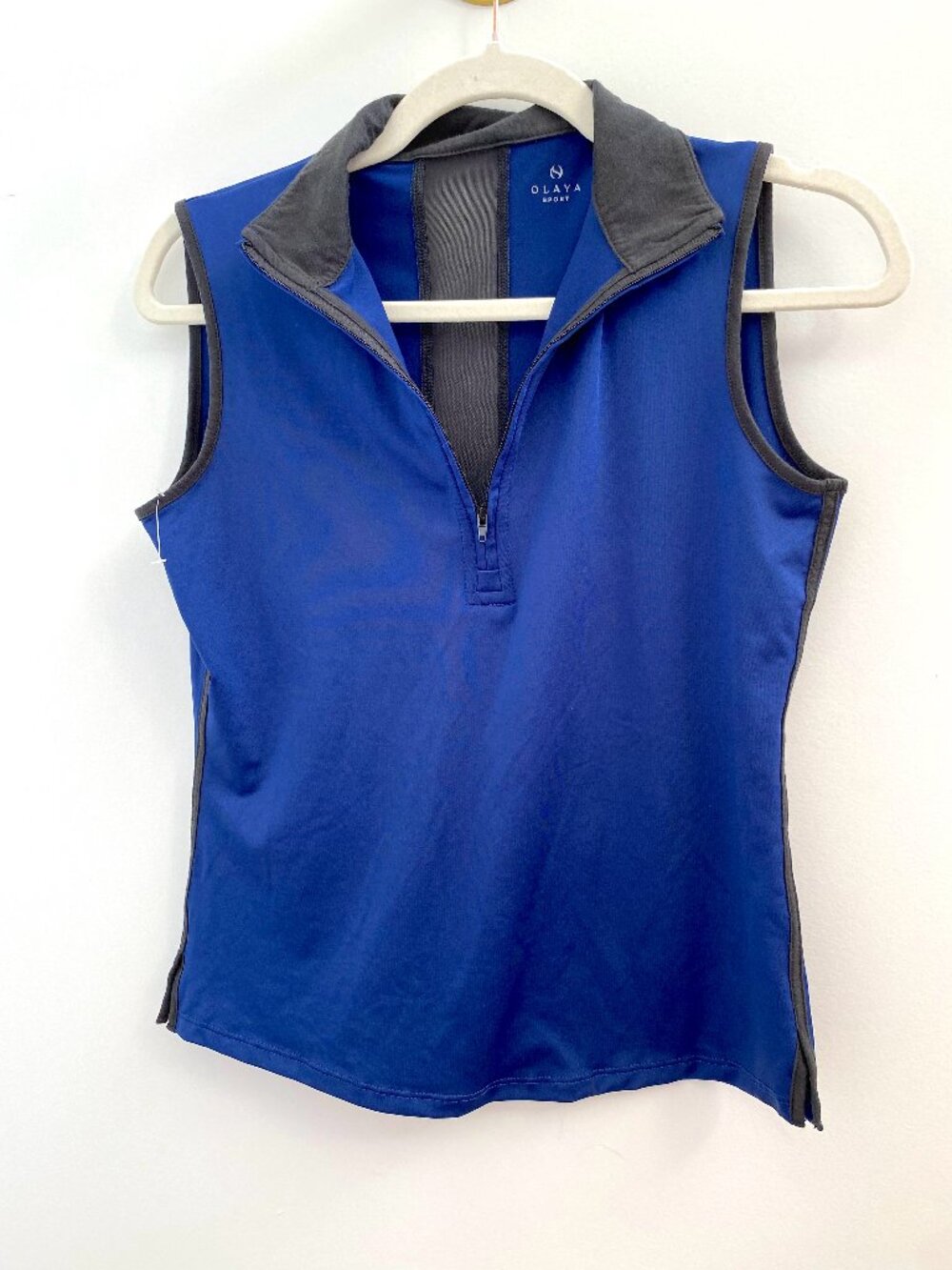 Olaya Sport Navy and Black Sleeveless Quarter Zip Size Small